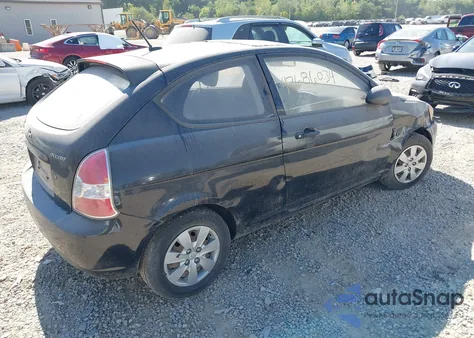 2008 Hyundai Accent Gs z USA, uszkodzony, nr VIN KMHCM36C38U091902